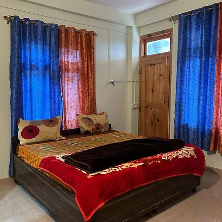 New Brahma Cafe Guest House Kalgha Luaran gambar