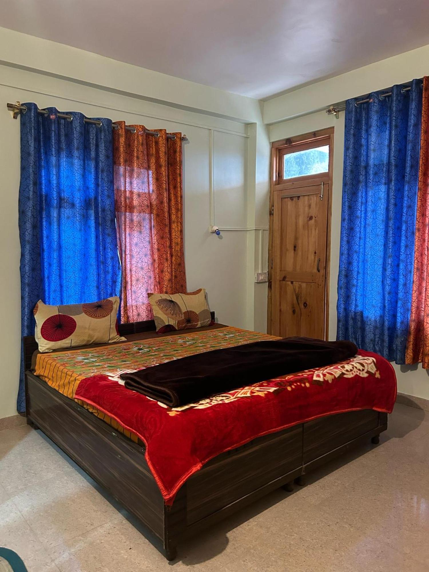 New Brahma Cafe Guest House Kalgha Luaran gambar