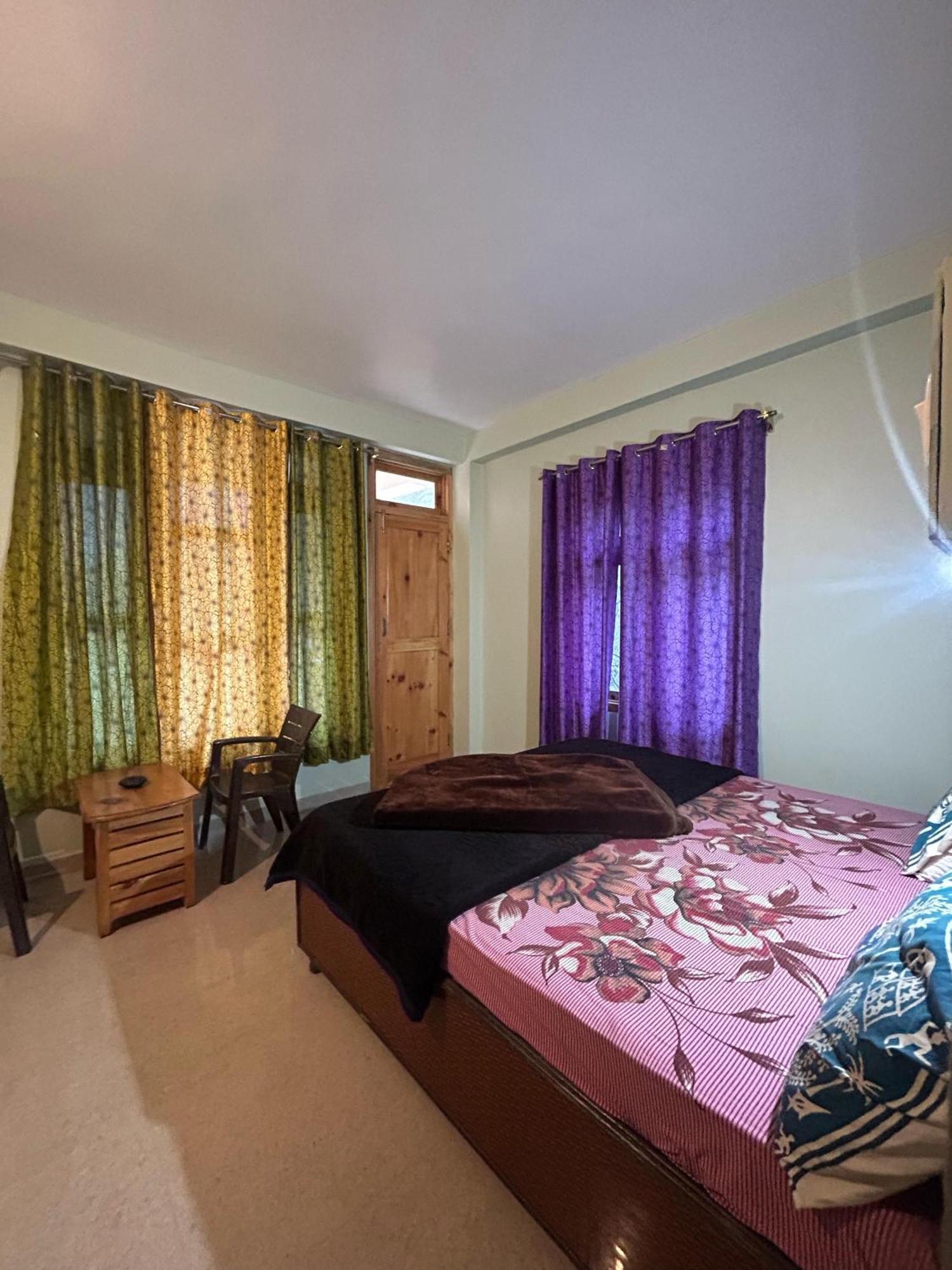 New Brahma Cafe Guest House Kalgha Luaran gambar