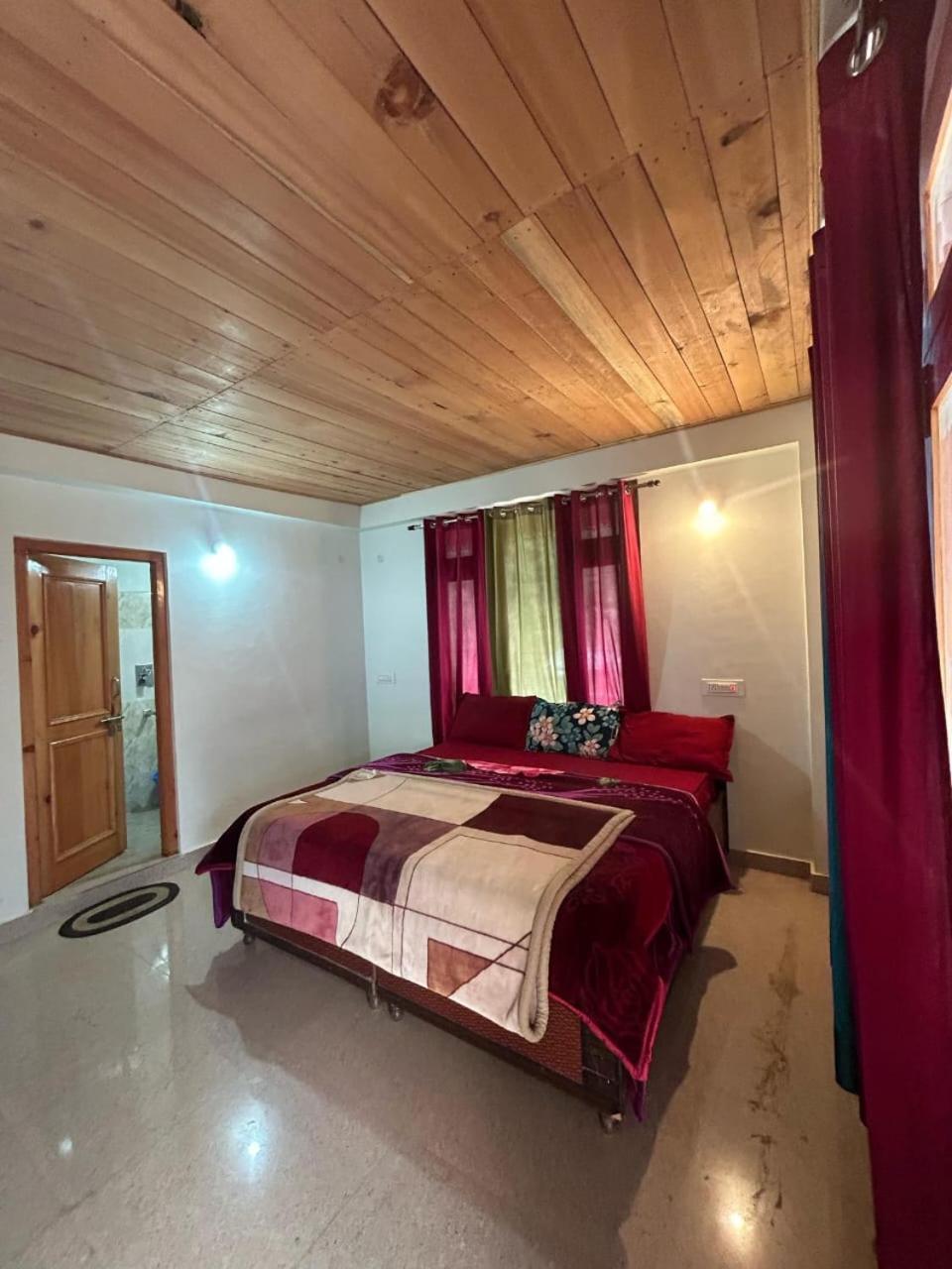 New Brahma Cafe Guest House Kalgha Luaran gambar