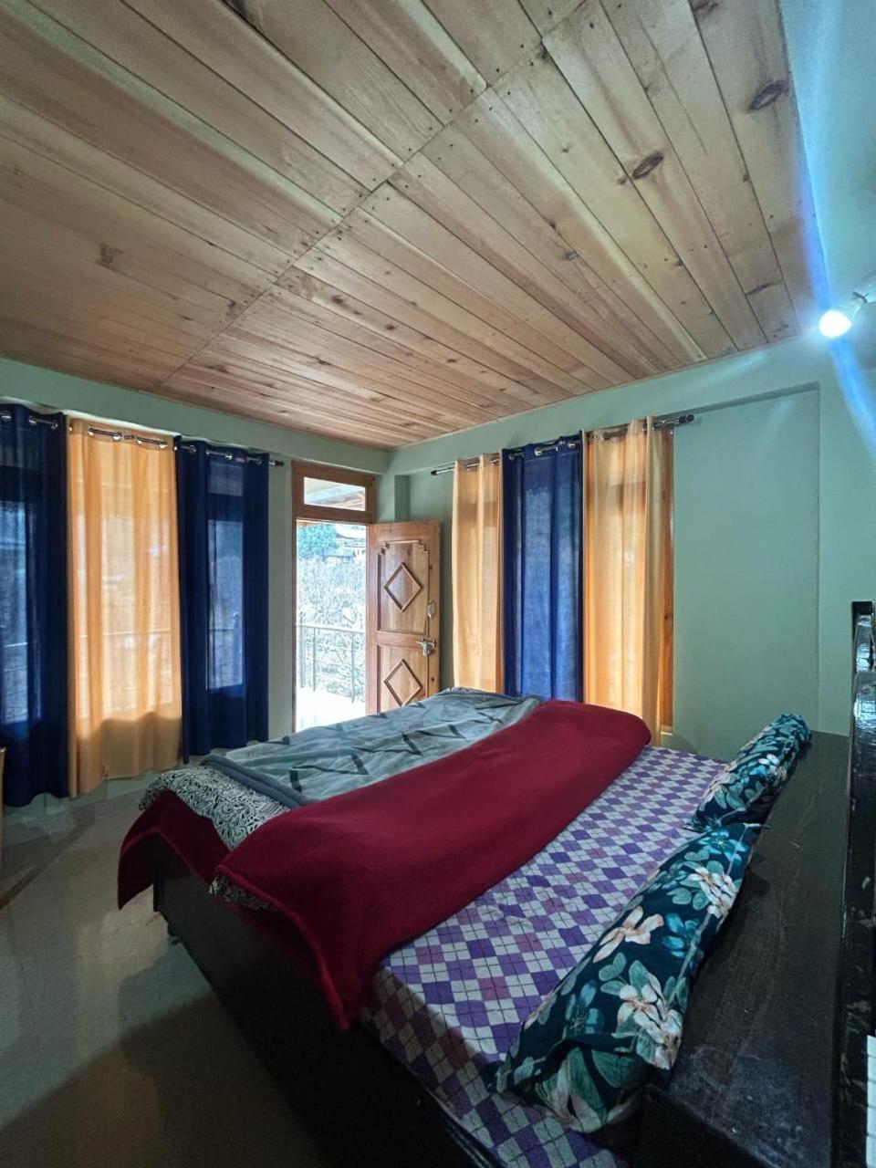 New Brahma Cafe Guest House Kalgha Luaran gambar