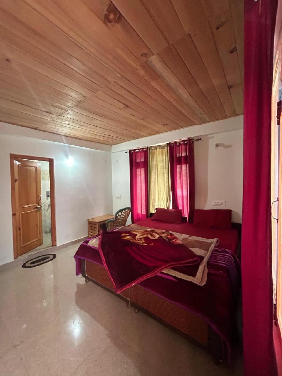 New Brahma Cafe Guest House Kalgha Luaran gambar